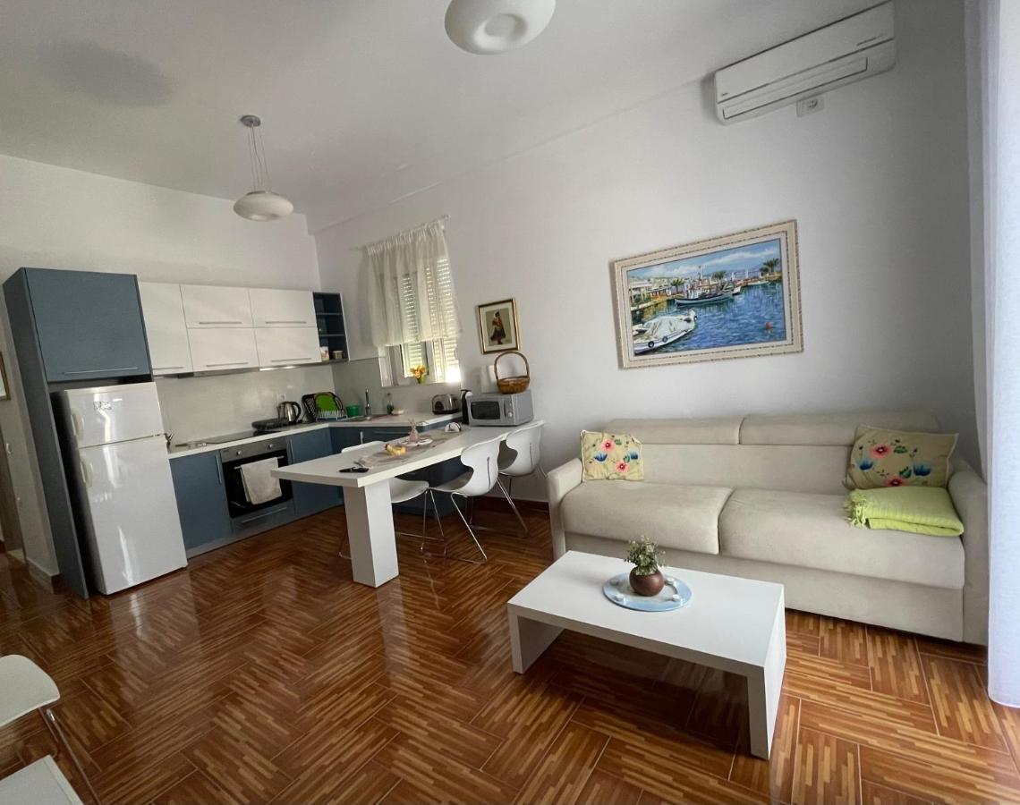 Port Side Sarande Apartment Екстериор снимка