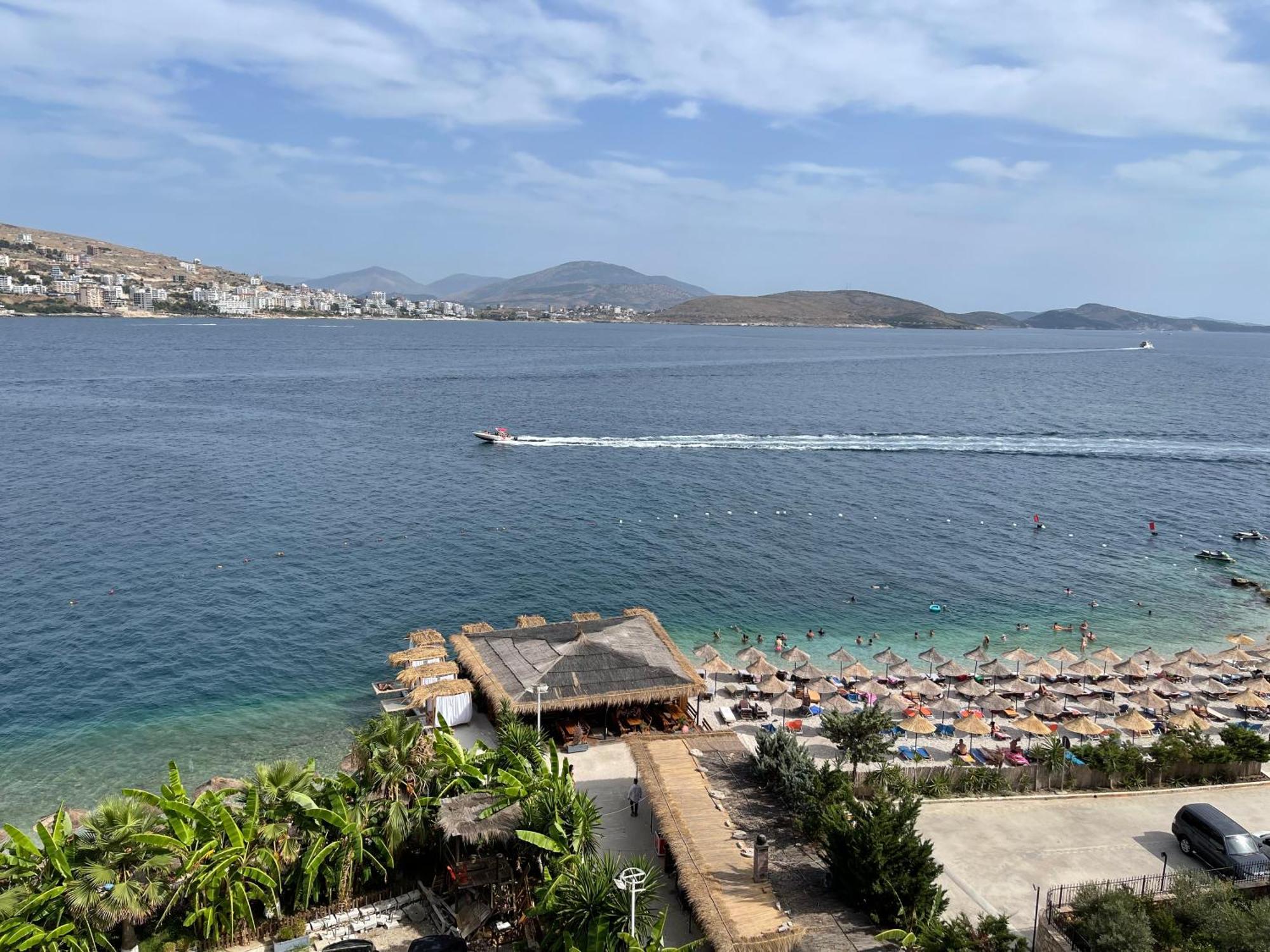 Port Side Sarande Apartment Екстериор снимка