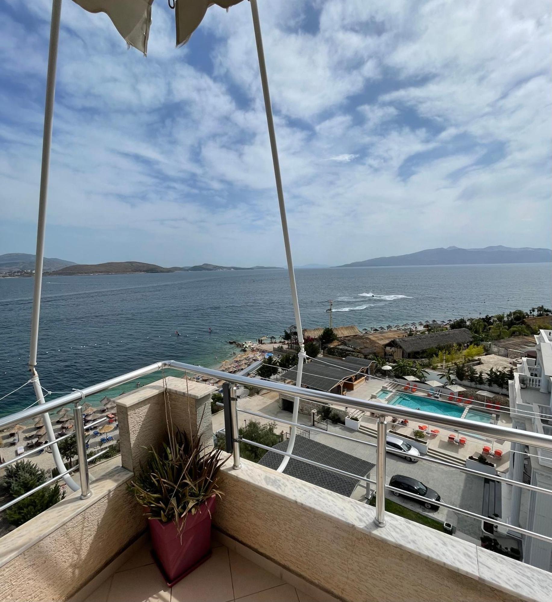 Port Side Sarande Apartment Екстериор снимка