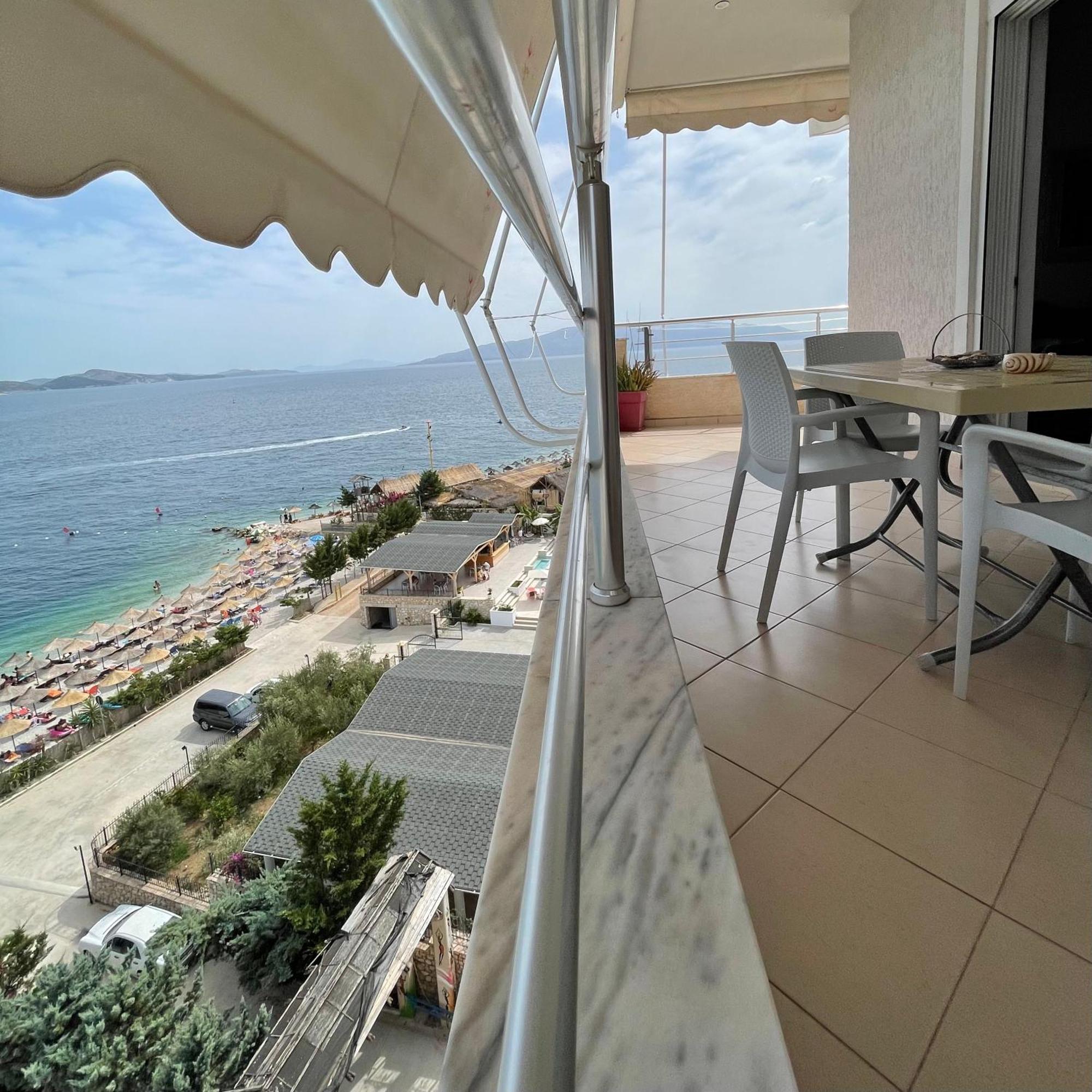 Port Side Sarande Apartment Екстериор снимка